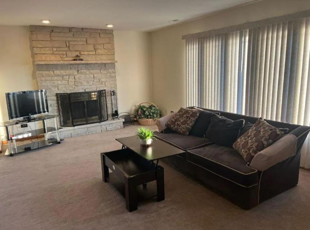 Three-Bedroom Apartment with Balcony interior